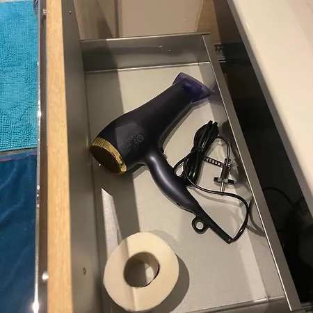 B&B Guernesey - Quai Des Ormes 바르네빌카테레