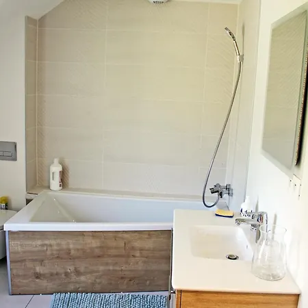 B&B Double Guernesey Dans Maison, Au Calme Sur Le Gr223 3*