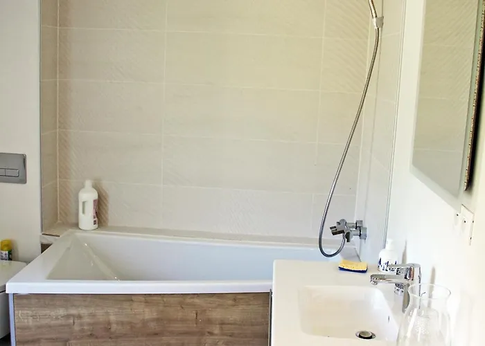 Bed & Breakfast Double Guernesey Dans Maison, Au Calme Sur Le Gr223 3*